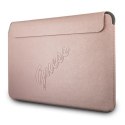 Pokrowiec Guess Saffiano Script na laptopa 13'' - różowy Guess