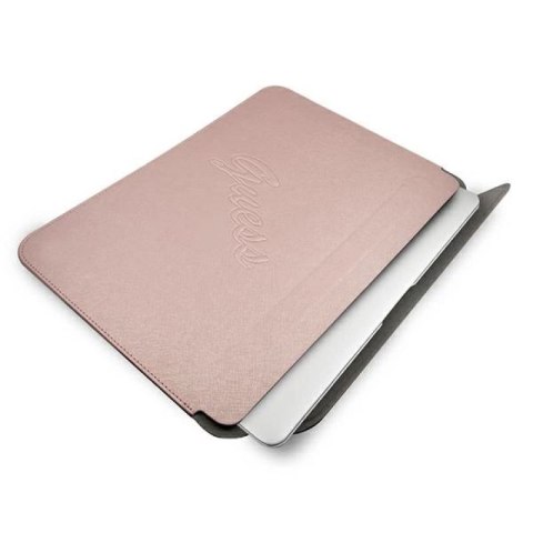 Pokrowiec Guess Saffiano Script na laptopa 13'' - różowy Guess