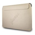Pokrowiec Guess Saffiano Script na laptopa 13'' - złoty Guess