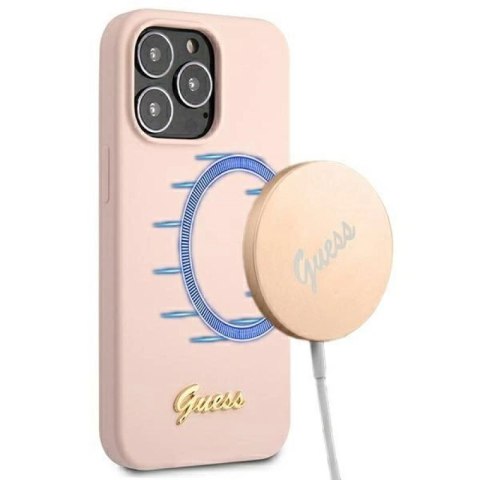 Etui Guess Silicone Script Gold Logo MagSafe na iPhone 13 Pro / iPhone 13 - jasnoróżowe Guess