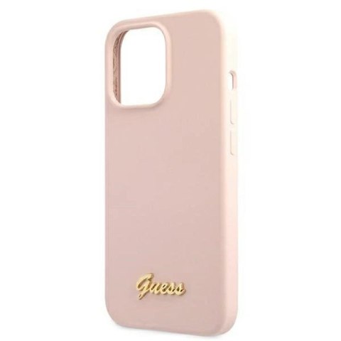 Etui Guess Silicone Script Gold Logo MagSafe na iPhone 13 Pro / iPhone 13 - jasnoróżowe Guess