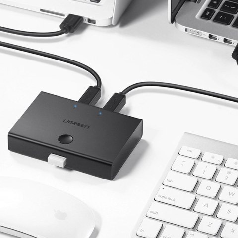 Ugreen switch przełącznik 2xUSB-B - USB-A czarny (30345) UGREEN