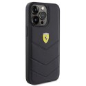 Etui Ferrari Quilted Metal Logo na iPhone 15 Pro Max - czarne Ferrari