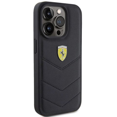 Etui Ferrari Quilted Metal Logo na iPhone 15 Pro - czarne Ferrari