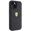 Etui Ferrari Quilted Metal Logo na iPhone 15 - czarne Ferrari