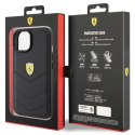 Etui Ferrari Quilted Metal Logo na iPhone 15 - czarne Ferrari