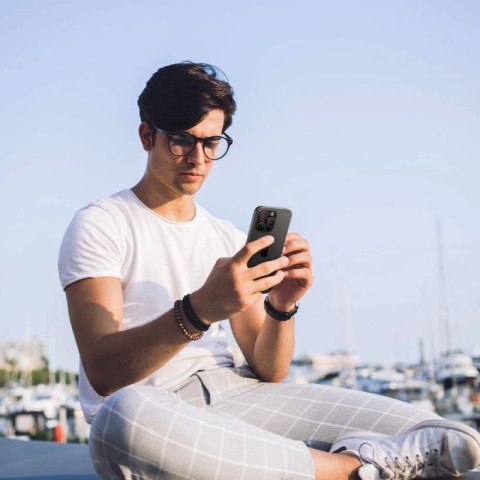 Osłona Aparatu Spigen Optik Pro GLAS.TR "EZ FIT" Camera Protector 2-PACK na iPhone 16 Pro / Pro Max - brązowa Spigen