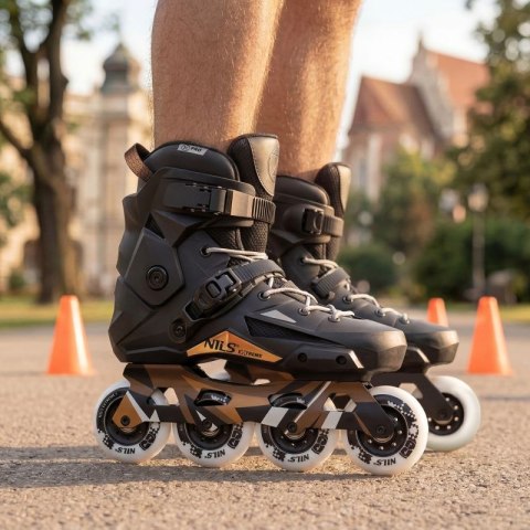 NA1601 ŁYŻWOROLKI SLALOMOWE SLAYD CZARNE ROZM. 38 NILS EXTREME Nils Extreme