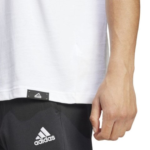 Koszulka adidas Tech Linear Graphic M IW2690 Adidas