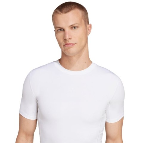 Koszulka męska adidas Techfit Short Sleeve Tee biała JP4675 Adidas